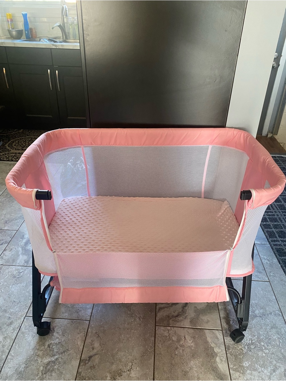 Bassinet - Picture 2 of 4